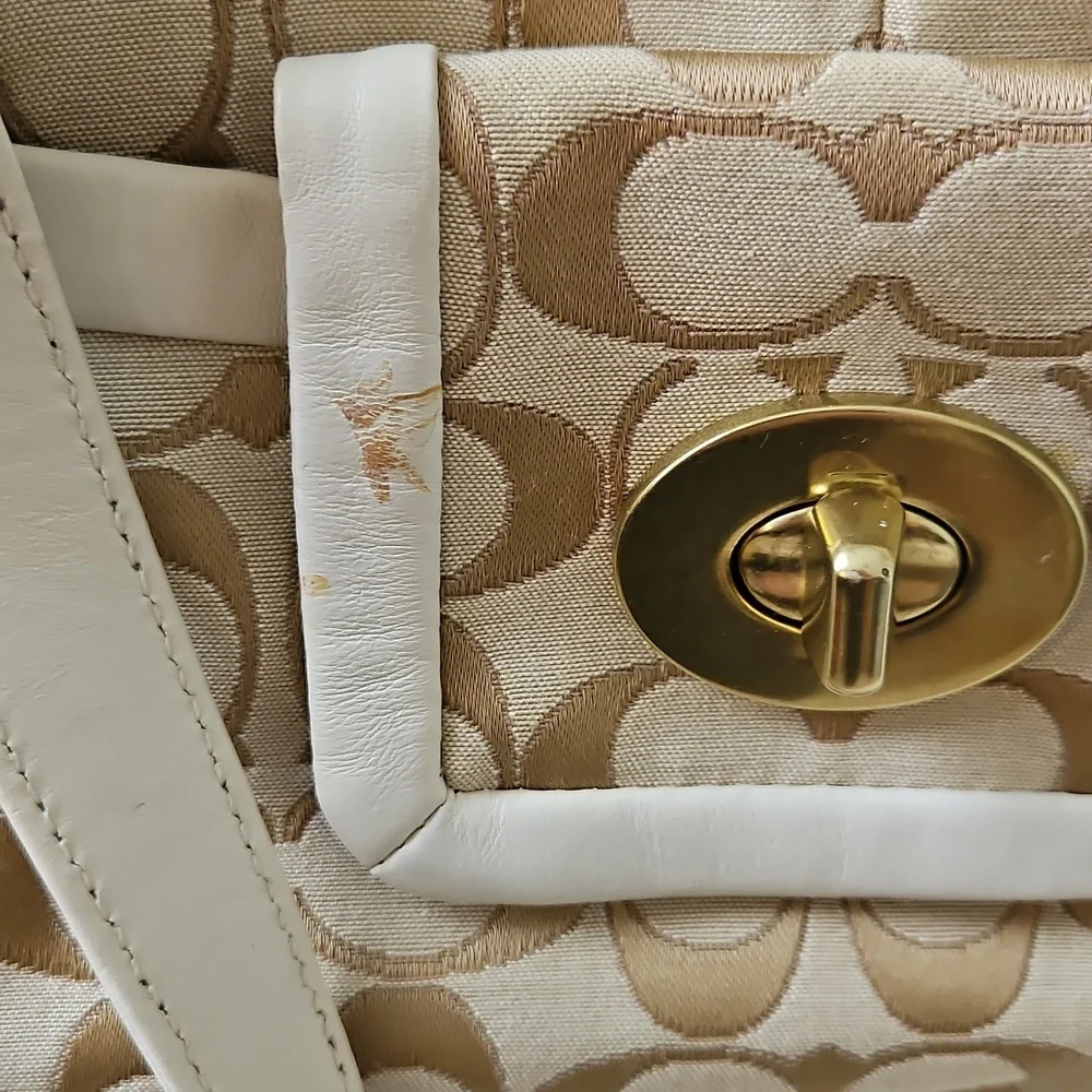 Coach Tan and Cream Signature Shoulder Bag - Picture 15 of 16